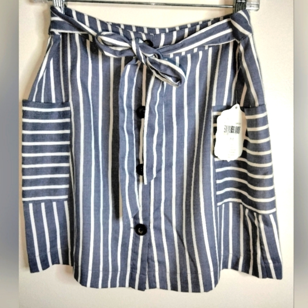Altar'd State (Size M) Blue/White Stripe Button Down Front Belt Skirt (NEW-NWT)